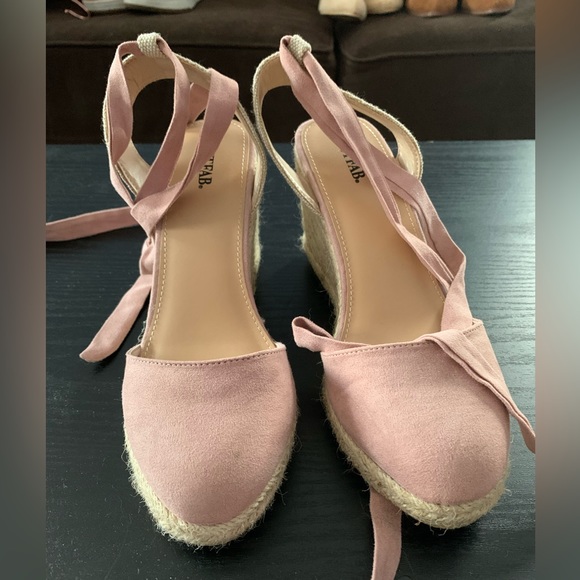 Pink wedge heels - Picture 2 of 2